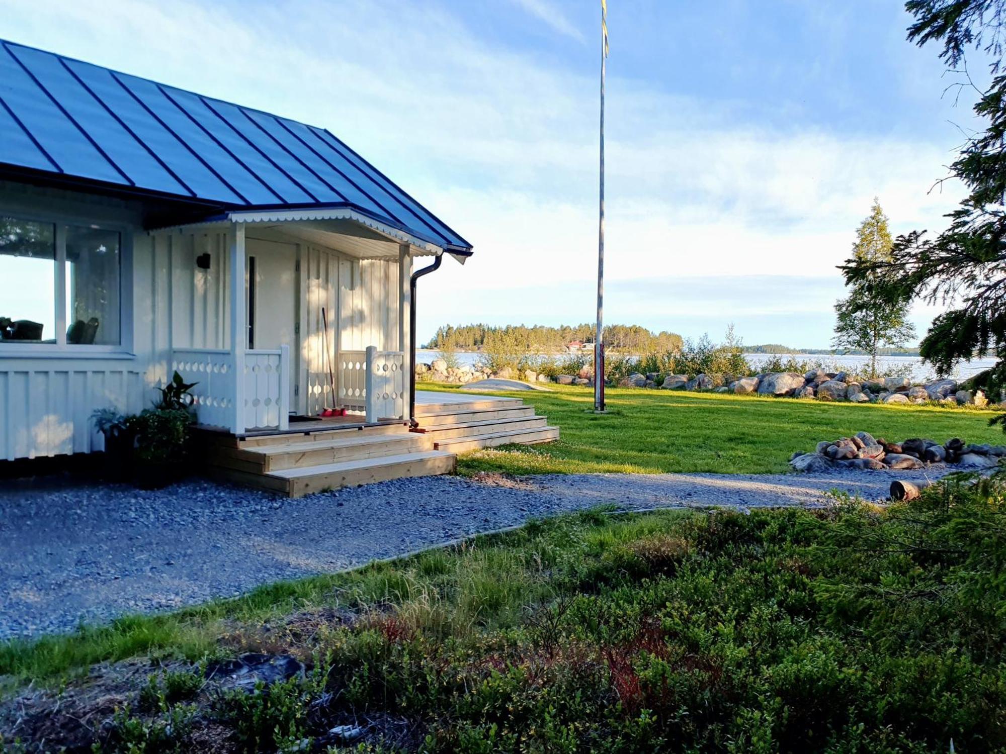 Stuga Med Havsutsikt Robertsfors 外观 照片