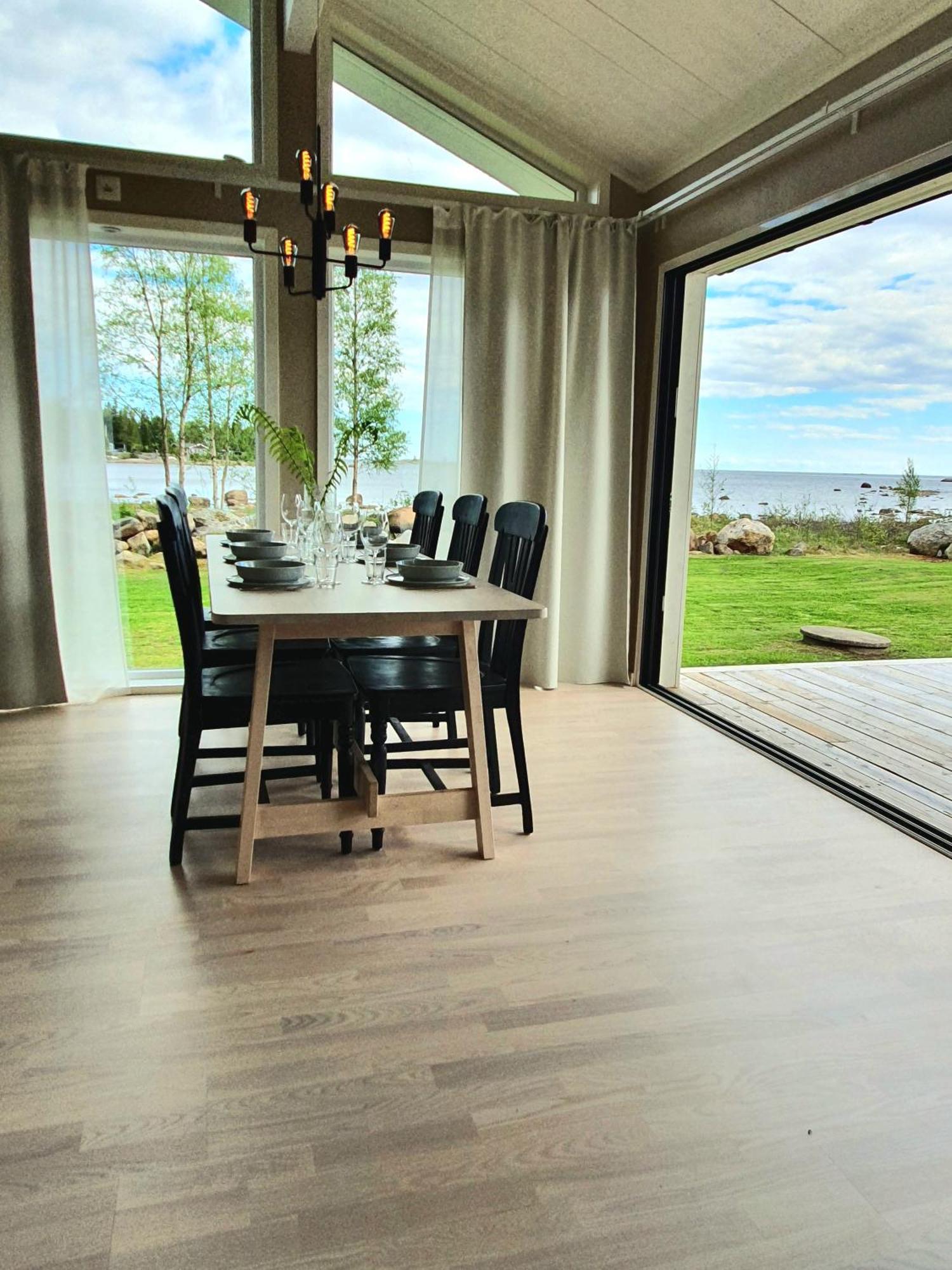 Stuga Med Havsutsikt Robertsfors 外观 照片